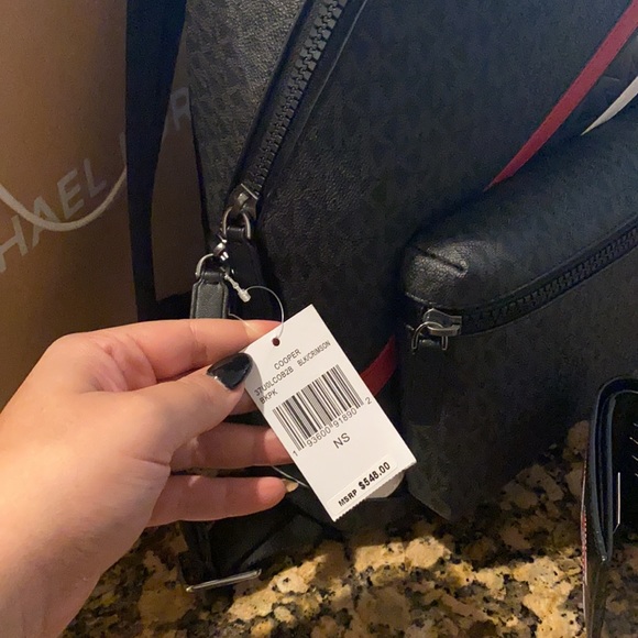 Micheal Kors backpack and wallet - Picture 5 of 7